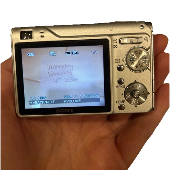 Sony Cyber-shot DSC-W200 12.1MP Digital Compact Camera Silver excellen condition - Picture 4 of 8